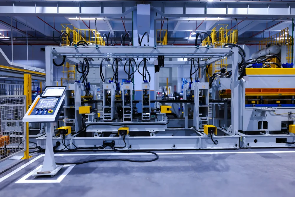 Manufacturing and shop-floor work - 3D printing, DFM and production systems 3AXIS delivers